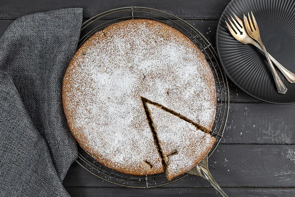 Rührkuchen mit Äpfeln und Zimt